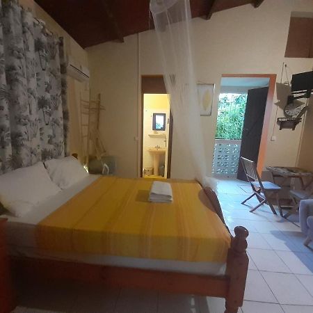 Studio Independant Chez L Habitant- Grand-Bourg  Luaran gambar