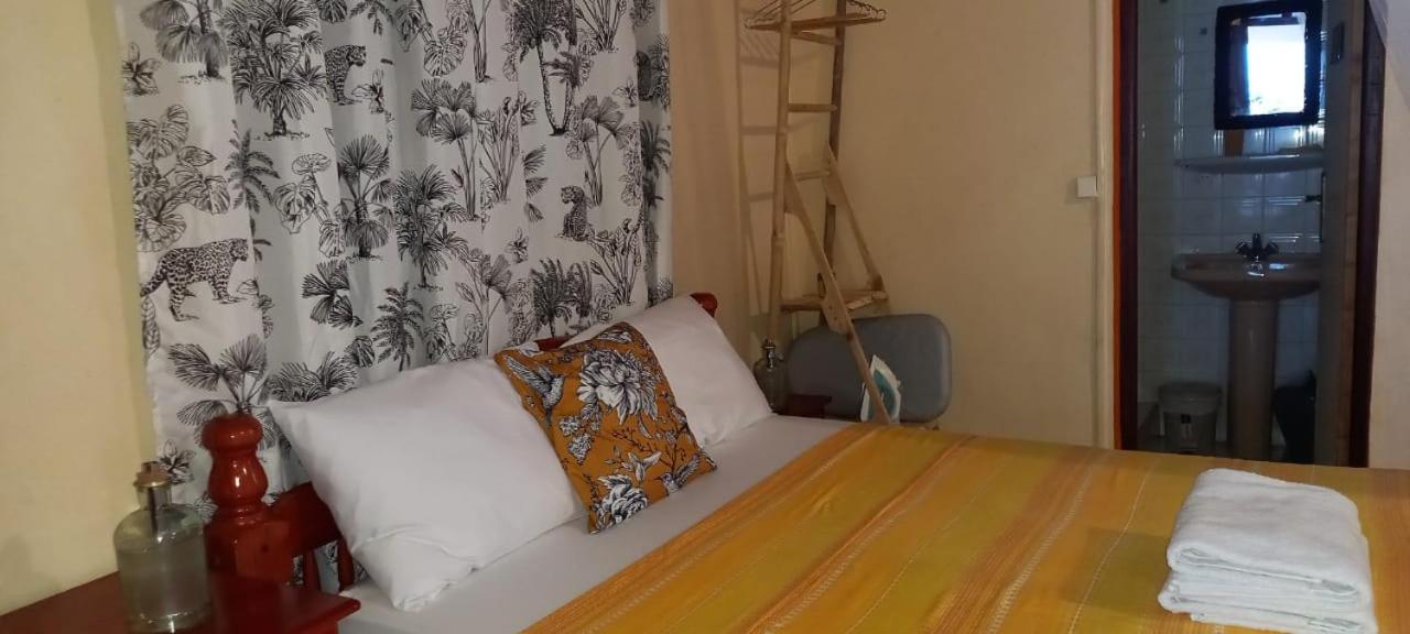 Studio Independant Chez L Habitant- Grand-Bourg  Luaran gambar