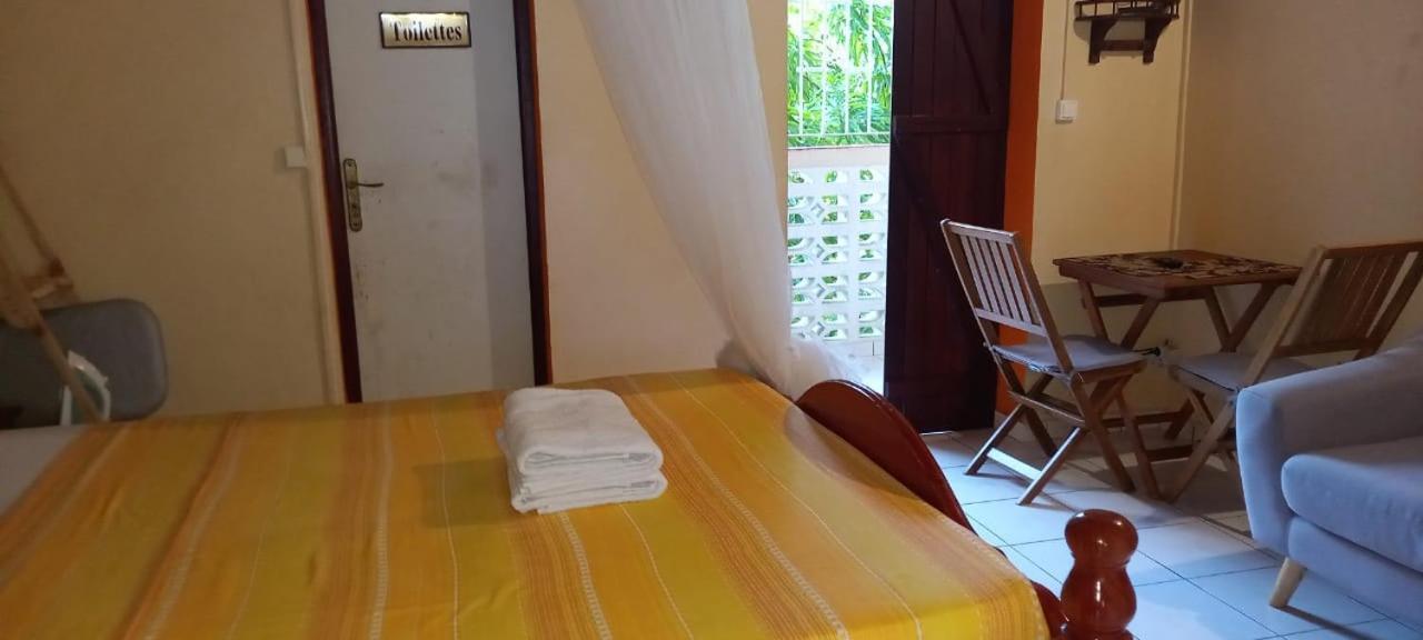 Studio Independant Chez L Habitant- Grand-Bourg  Luaran gambar